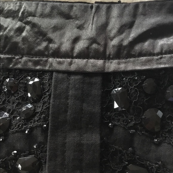 SALE!!! BLACK EMBELLISHED MINI SKIRT SIZE 2 - Picture 4 of 8